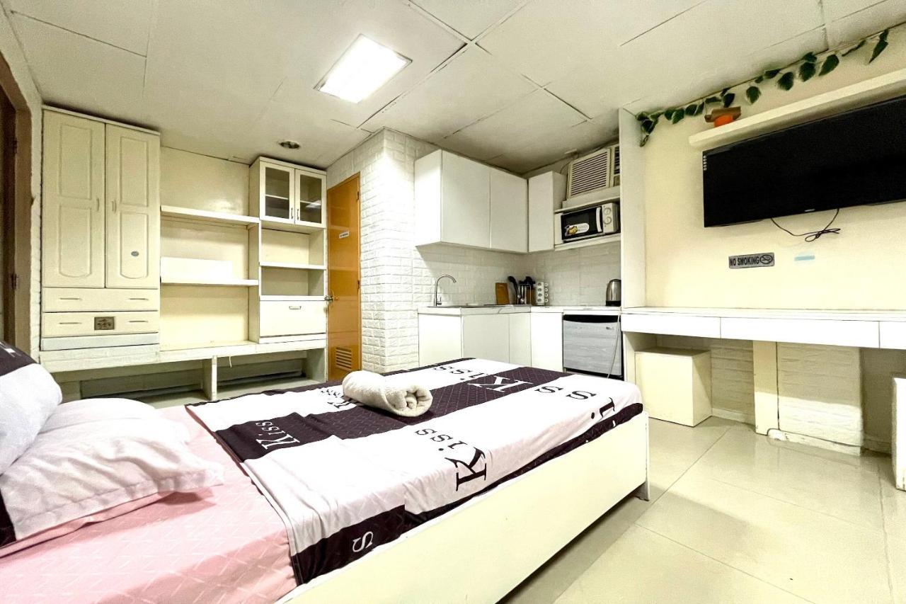 Oyo 910 Sabaidee Suites Mandaue-stad Buitenkant foto