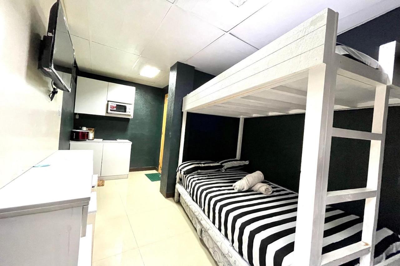 Oyo 910 Sabaidee Suites Mandaue-stad Buitenkant foto