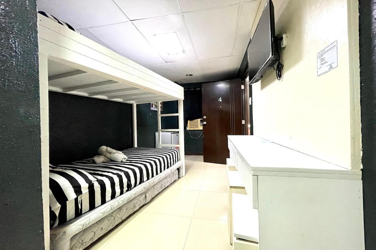 Oyo 910 Sabaidee Suites Mandaue-stad Buitenkant foto